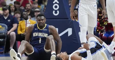 Zion Williamson dealing with finger injury during Pelicans' playoff .